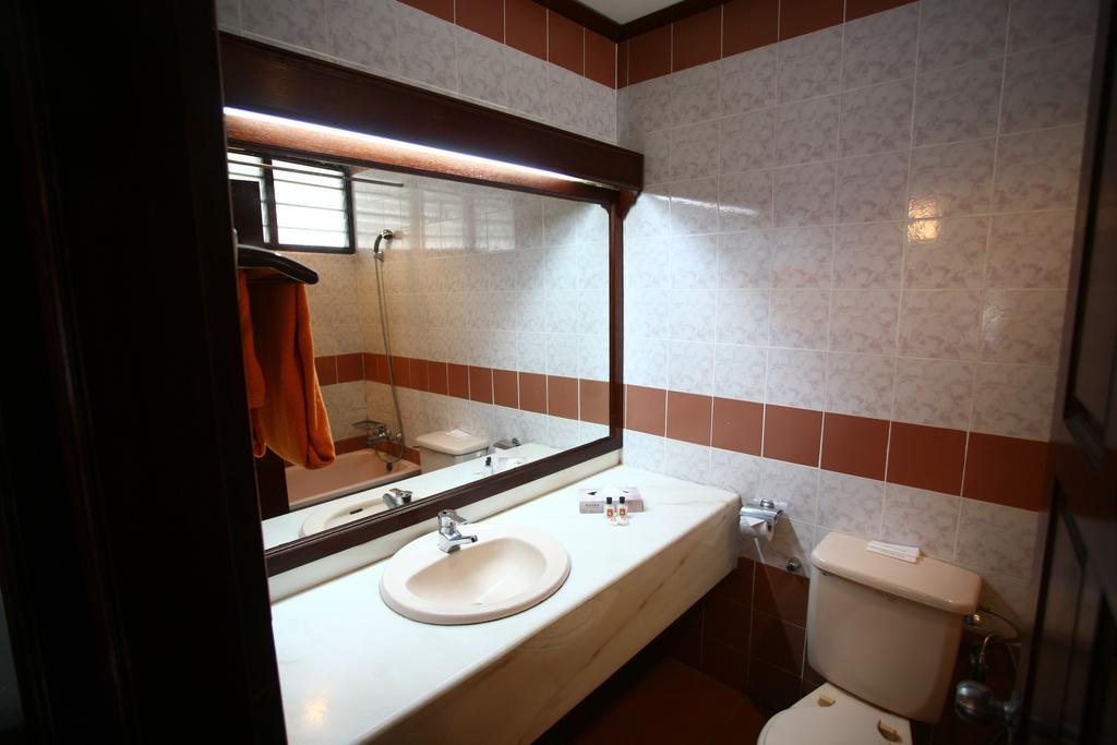 Teluk Dalam Resort Kampung Teluk Nipah Kamer foto